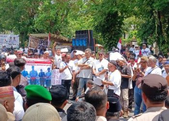 Aksi demo digelar ratusan massa di Tulungagung