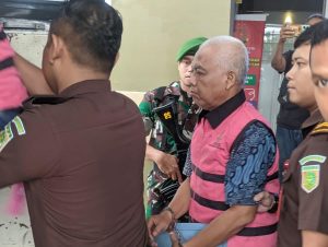 Kejari Tulungagung menahan tersangka korupsi di RSUD dr Iskak Tulungagung