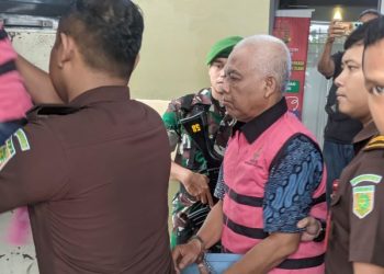 Kejari Tulungagung menahan tersangka korupsi di RSUD dr Iskak Tulungagung