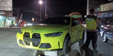 mobil wabup Blitar tanpa nopol saat terjadi kecelakaan