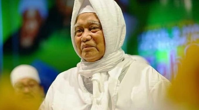 KH Anwar Manshur, pengasuh Ponpes Lirboyo Kediri. Foto: istimewa