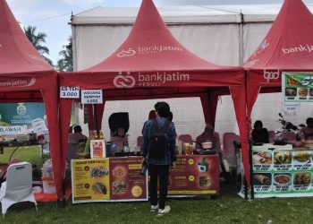 Jajaran Tenda-tenda UMKM di salah satu venue MTQ JATIM ke XXXI di Jember