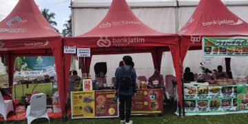 Jajaran Tenda-tenda UMKM di salah satu venue MTQ JATIM ke XXXI di Jember