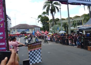 Bupati Jember bersama forkopimda saat membuka kegiatan road race
