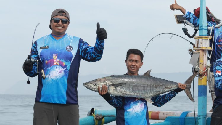 Mancing Sambil Wisata: Sensasi Fishing Tourism di Pantai Papuma