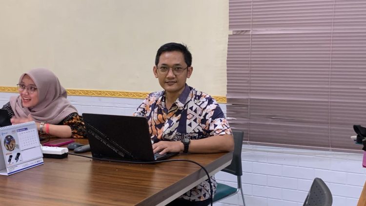 Kepala Bidang Prasarana, Sarana, dan Utilitas (PSU) Dinas Perumahan Rakyat Kawasan Permukiman dan Cipta Karya (DPRKPCK) Jember, Rudi Rahmawan