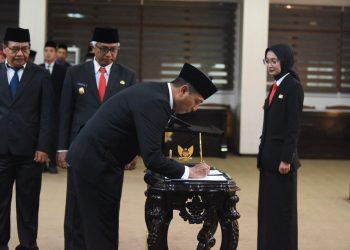 Dorong Kinerja Pemerintah Kota Kediri Makin Optimal, Mbak Wali Lantik Penjabat Sekda dan Tiga Pejabat Pimpinan Tinggi Pratama