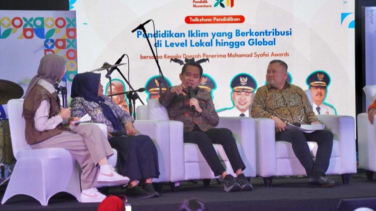 Diganjar “Mohamad Syafei Awards” 2025, Gus Fawait Buktikan Pendidikan Bisa Ubah Arah Jember