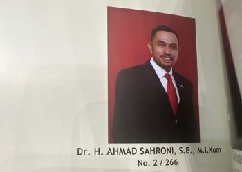 Ahmad Sahroni Resmi Menyandang Gelar Doktor Ilmu Hukum