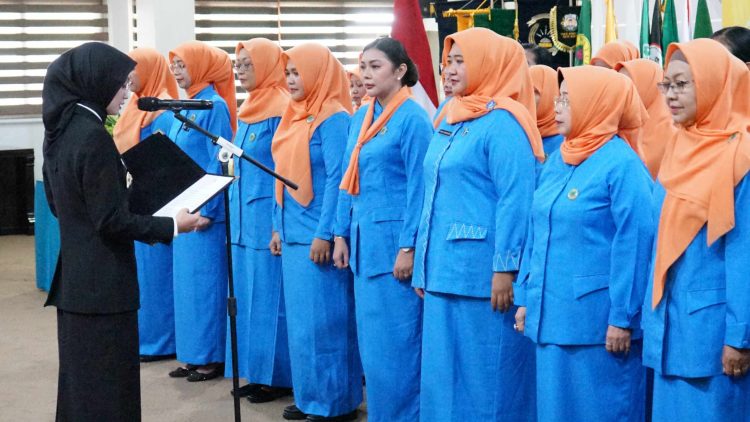 Dorong Perempuan Lebih Berdaya dan Setara, Mbak Wali Lantik Ketua Umum dan Pengurus GOW Kota Kediri