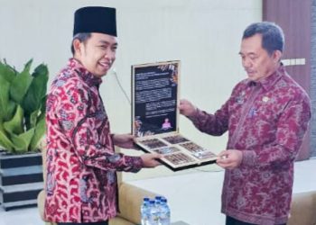 Bupati Jember saat bersama Kepala Badan Strategi Kebijakan Dalam Negeri (BSKDN) Kemendagri, Dr. Yusharto Huntoyungo