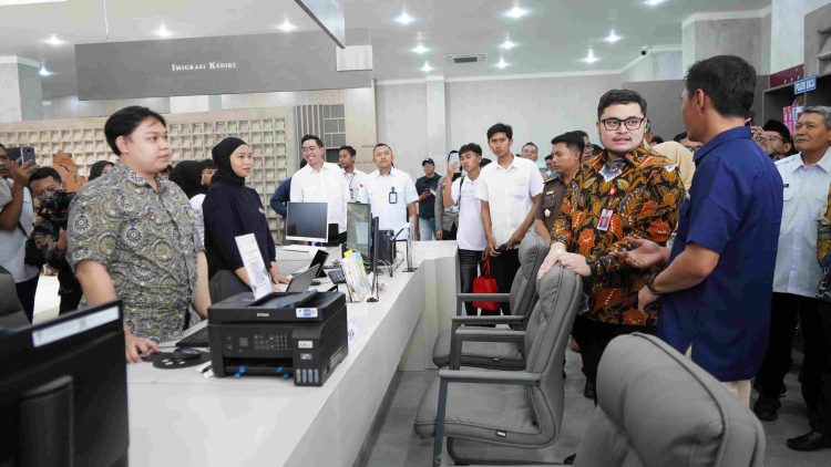 Prioritaskan Pelayanan Masyarakat, Mas Dhito Resmi Buka Mall Pelayanan Publik. Foto : Dok. Pemkab Kediri