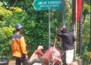 Tingkatkan Kesiapsiagaan Bencana, Pemkot Kediri Pasang 238 Rambu Jalur Evakuasi di 46 Kelurahan. Foto : Dok. Pemkot Kediri