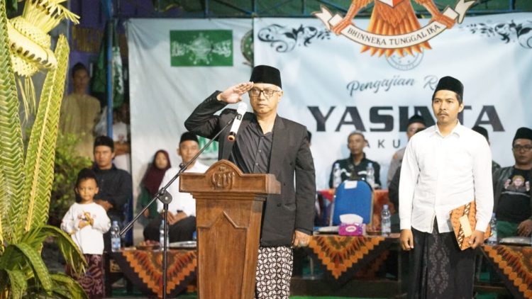 Pimpin Apel Hari Santri di Kelurahan Pakunden, Gus Qowim: Santri Harus Jadi Penjaga Nilai dan Teladan di Era Digital