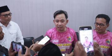 Sidak Puskesmas Panti, Gus Fawait Pastikan Program UHC Tak Sekadar Slogan