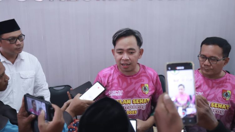 Sidak Puskesmas Panti, Gus Fawait Pastikan Program UHC Tak Sekadar Slogan