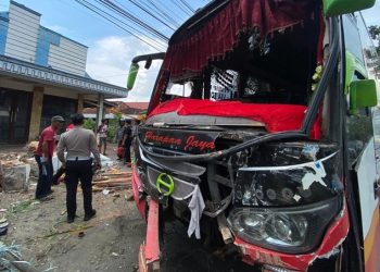 Bus Harapan Jaya Hantam Motor di Tulungagung, 2 Meninggal Dunia