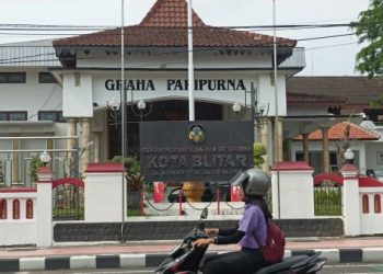 oknum dprd kota blitar dinonaktifkan