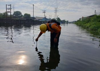 Banjir merendam jalur kereta api