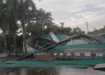 Puting beliung rusak stadion Blitar