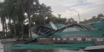 Puting beliung rusak stadion Blitar