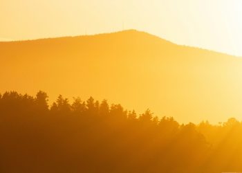 BMKG Ungkap Penyebab Suhu Panas di Jawa Timur