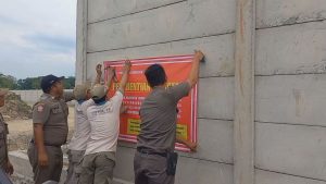 Penyegelan pabrik koper di Jombang