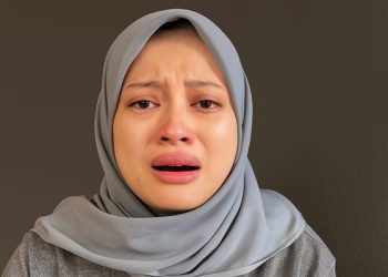 Admin Medsos Wali Kota Surabaya Menangis Minta Maaf