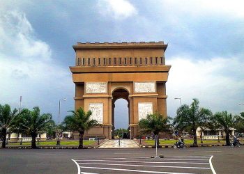 Makna Relief di Monumen Simpang Lima Gumul (SLG)
