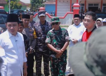 Bupati Jember Muhammad Fawait saat bertemu perwakilan PT Semen Imasco Asiatic untuk merevitalisasi Alun-alun Puger. Dok: Diskominfo Jember