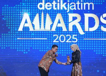 Komitmen Wujudkan D’CITO, Mbak Wali Terima Penghargaan Anugerah Program Ekonomi Terpuji