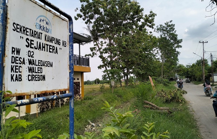 Waled Asem dan Jejak Lumpur yang Menjadi Rumah