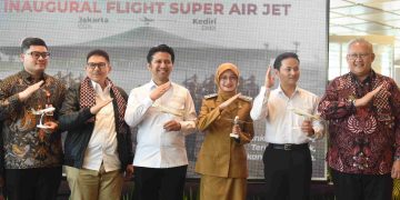Mbak Wali Turut Saksikan Inagural Flight Bandara Dhoho Kediri Tepat di Hari Pahlawan