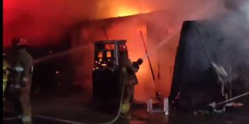 Toko Kelontong 24 Jam di Kediri Terbakar Hebat