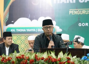Gus Qowim Ikuti Istighotsah dan Pengajian Malam Jumat Hari Santri Nasional 2025