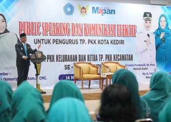 Buka Pelatihan Public Speaking, Gus Qowim : Komunikasi Efektif Kunci Keberhasilan Program PKK. Foto : Dok. Pemkot Kediri