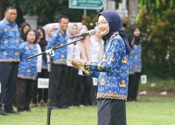 Mbak Wali Tegaskan Kesiapsiagaan Hadapi Musim Hujan saat Pimpin Apel Pagi. Foto : Dok. Pemkot Kediri