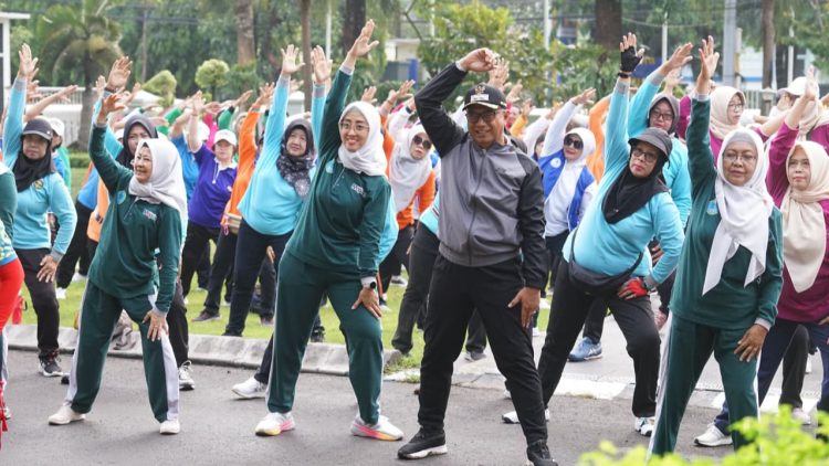 Pagi Ceria Bersama GOW, Gus Qowim Ajak Perempuan Kediri Tetap Bugar