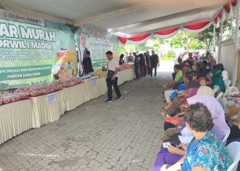Ratusan Warga Serbu Pasar Murah, Kemiskinan di Kota Kediri Masih 6,51%