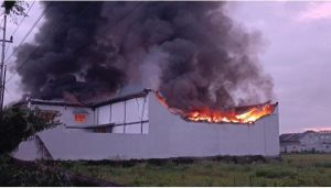 gudang boneka jombang terbakar