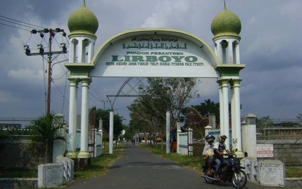 Gus Ipul dan Gus Yahya Bergiliran Sowan ke Lirboyo di Tengah Kemelut PBNU