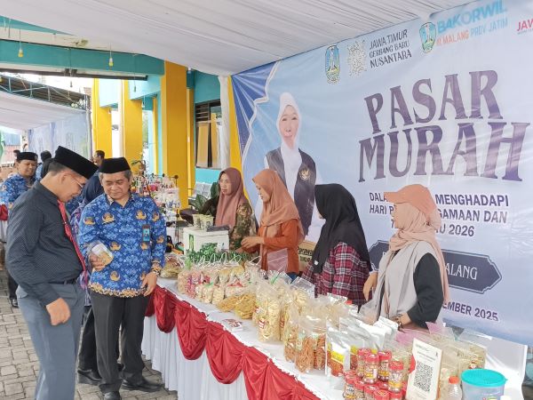 pasar murah di kota blitar untuk tekan inflasi