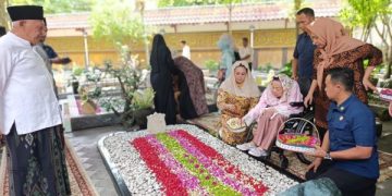 sinta nuriyah ziarahi makam gus dur