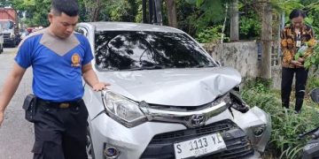toyota calya di jombang ringsek