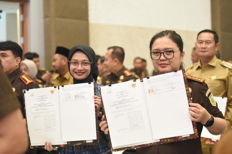 Mbak Wali dan Kepala Kejaksaan Negeri Kota Kediri Tanda Tangani PKS Penerapan Pidana Kerja Sosial