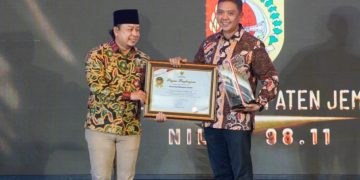 Skor 98,11 Antarkan Jember Pertahankan Status Informatif di Ajang KI Award 2025