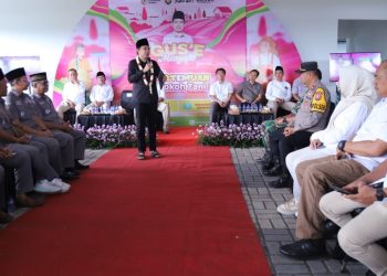 Bupati Jember, Muhammad Fawait saat serap aspirasi bersama petani di Kecamatan Semboro