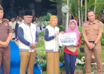 Pemkot Kediri Salurkan BLT DBHCT Kepada Ribuan Warga