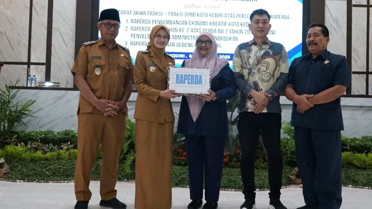 Mbak Wali Dorong Transformasi Kota Kediri lewat Pengesahan Tiga Raperda