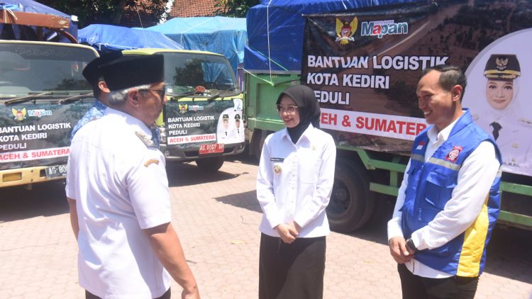 Mbak Wali Lepas Tujuh Truk Bantuan Logistik untuk Aceh, Sumatera Utara dan sekitarnya